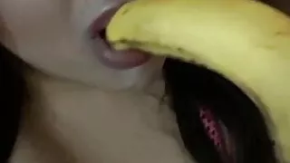 Bbw Latina Miss Madii Gives Sultry Banana Blowjob