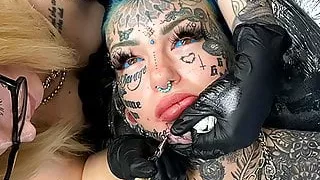 Große Titten, Dildosex, Erotik, Tätowiert