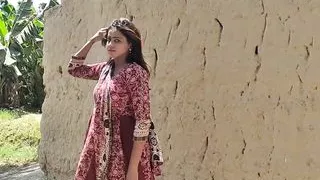 Zoya Bhatti, Dress Change, village life, Desi Girhot, sexy