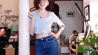 Vends-ta-culotte - French Babe Makes Fun of Panties Sniffer