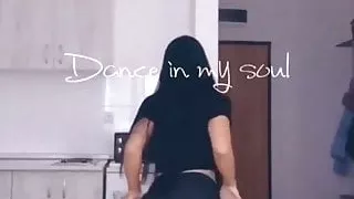 Secy girl twerking BIG ASS