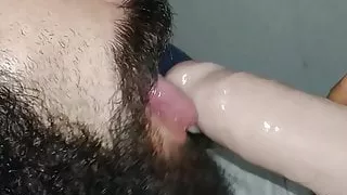 Saboreando dildo de silicona