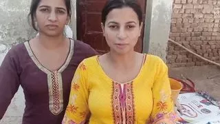 Indian Desi Girls In The Bath, Hot Sisters, Hot Pakistani Girls