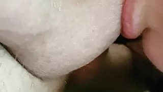 J'aime bouffer les couilles