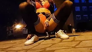 Aphrodite Sissy in der Öffentlichkeit