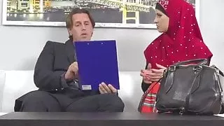 massage – lawyer settles for fine Muslim pussy