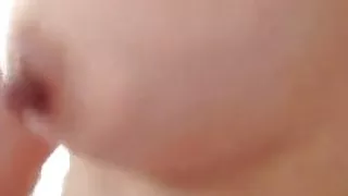 kucaktan inmek bilmiyor