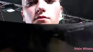 Schau zu wie ich meine Strumpfe anziehen - Dann den ANALFICK