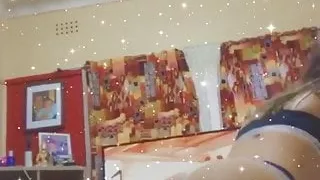 Light skin aboriginal girl Twerks