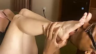 Vicky Vixxx Sensual Foot Worship