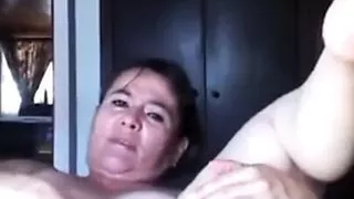 Linda abuela del face complaciendome con una paja