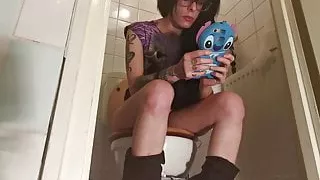 Piss & big thing while playing on my telephone pt1