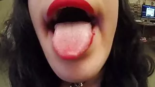 Liebliche Zunge und Mund