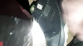 Cum on  Co-workers shoes