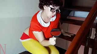 Velma looking for traces. Scooby Doo where are you?