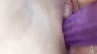 fingering my pussy and squirting for the first time