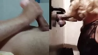 Ich als Crossdresser spiele mit Dildo vor der Webcam