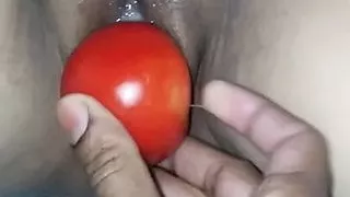 Garam Choot Me Tamater Le Liya Aunty Ne