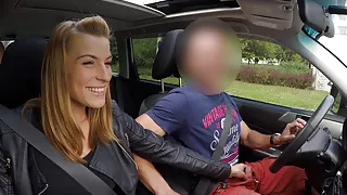 HUNT4K. Bald cuck sells girlfriend’s twat for a solid amount