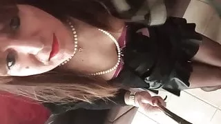 Candice in fuchsia basque