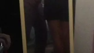 Asiatischer Handjob auf riesigem Schwanz