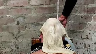 Dominatrix Mistress April - Waterboarding slave - Capture