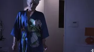 APovStory - Keeping Them Close