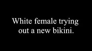 Bikini und zufällige Nacktbilder.