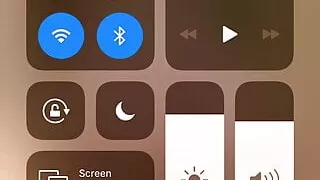 SG XMM revealing her pussy