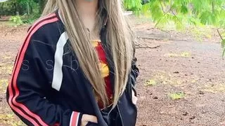 Pinay Babe Agrees to have Sex in Public Park with a Stranger