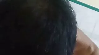 Thailändischer alter Mann lutscht meinen Schwanz