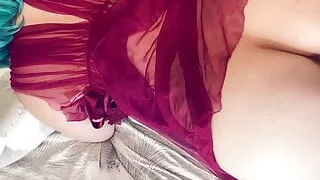 GF browses TikTok while I enjoy her pussy. Green cutie