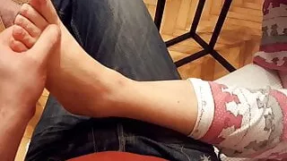playing fr's short feet toes on my lap, feet massage