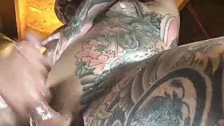 Geji, Drkanje, Samozadovoljevanje, Mišice