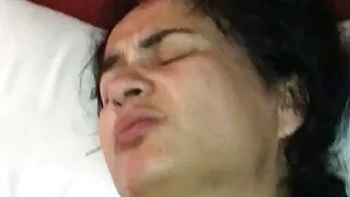 Agotada y eyaculada de tanto coger