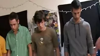 Brat, Prvič, Handjob, Mišice, Orgija, šeškanje