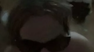 Milf mit Sonnenbrille Blaest DEEEEEEP