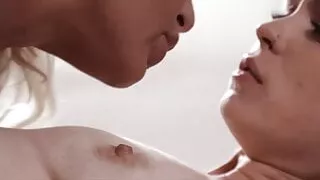 Lilly Bell Gets Her Pussy Licked By Milf London River