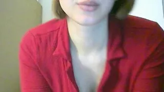 Russian shows her pussy on webcam