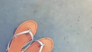 Sandals squirt