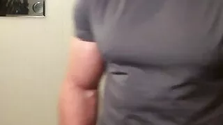 Heterosexueller Übermensch muss angebetet werden