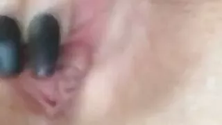 Uk Dirty Milf playing with her pussy till she squirts