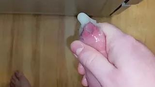 Filling a condom