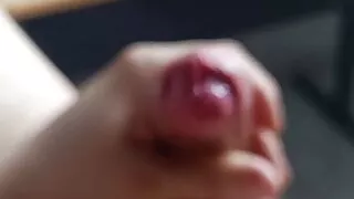 Hartes Abspritzen mit Vibrator im engen Arsch