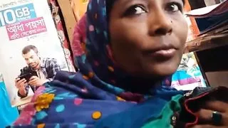 Bangladeshi Aunty Showing Her Big Boobs to Lover