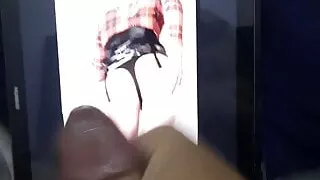 A fan wanks over my pic