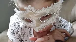 Vicina di casa ucraina si fa riempire la bocca di sborra