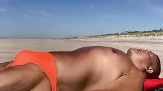 Sonnenbaden im Fire Island Leopard Orange Bikini