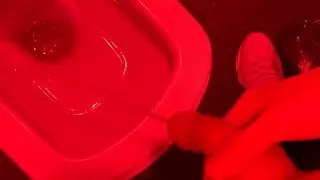 I went to the toilet in the club to pee and jerk off