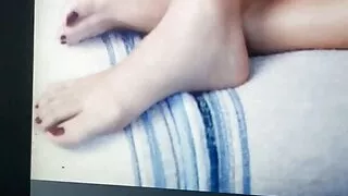 Elizabeth Olsen Füße Sperma Tribut